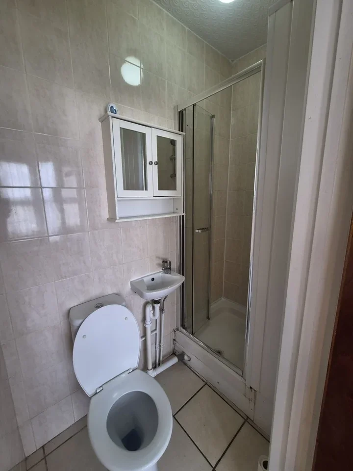 Flat Wimborne Road in Greater London