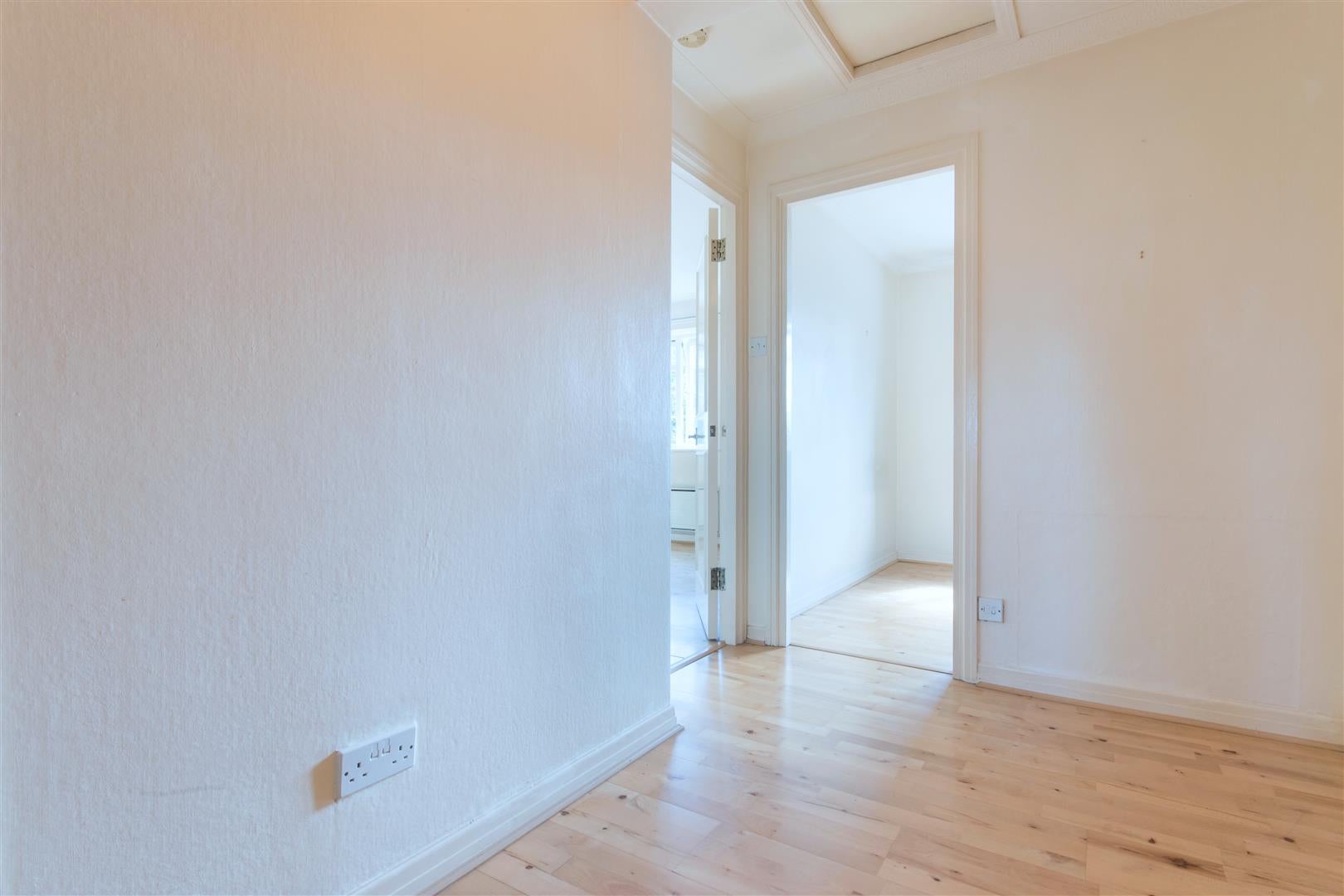 Flat Hillcrest in Elmbridge