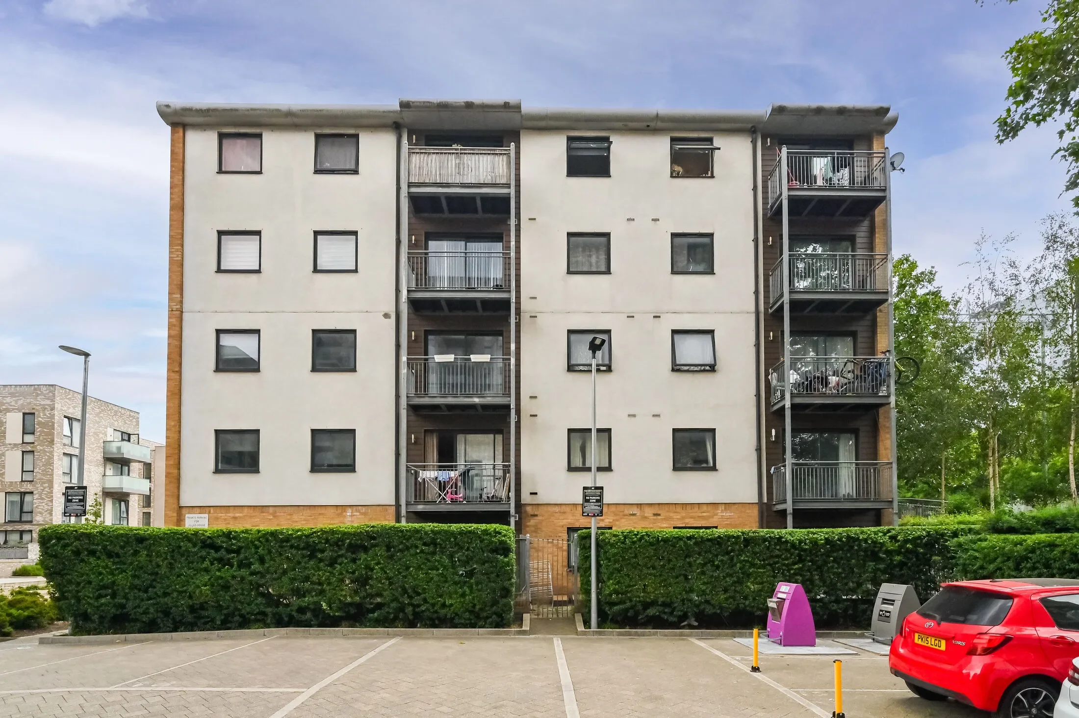 Flat East India Dock Road in Greater London