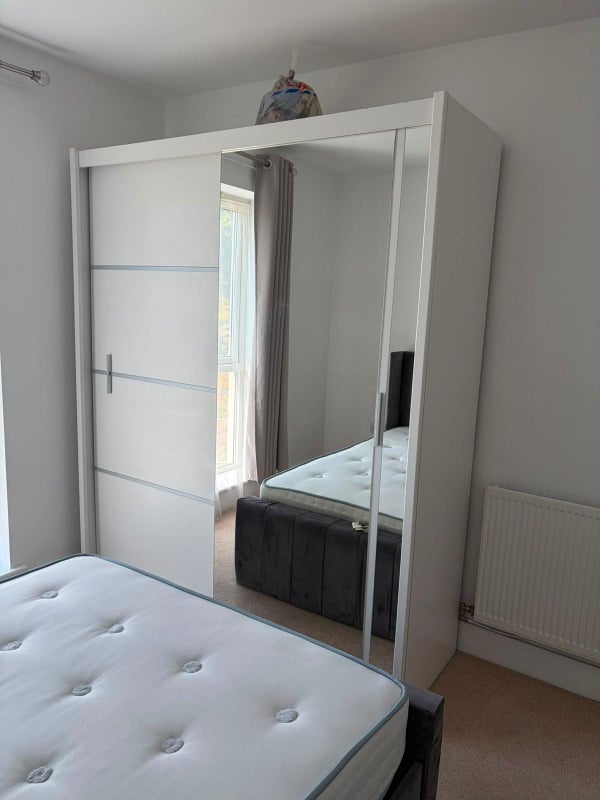 Flat Siddeley Road in Greater London
