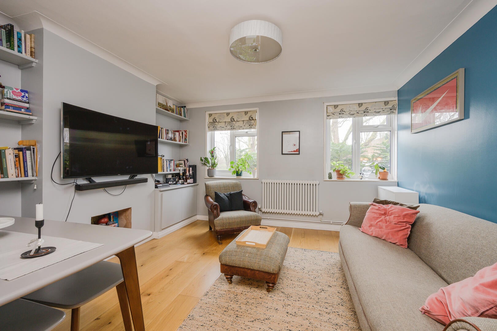 Flat Mortlake High Street in Greater London