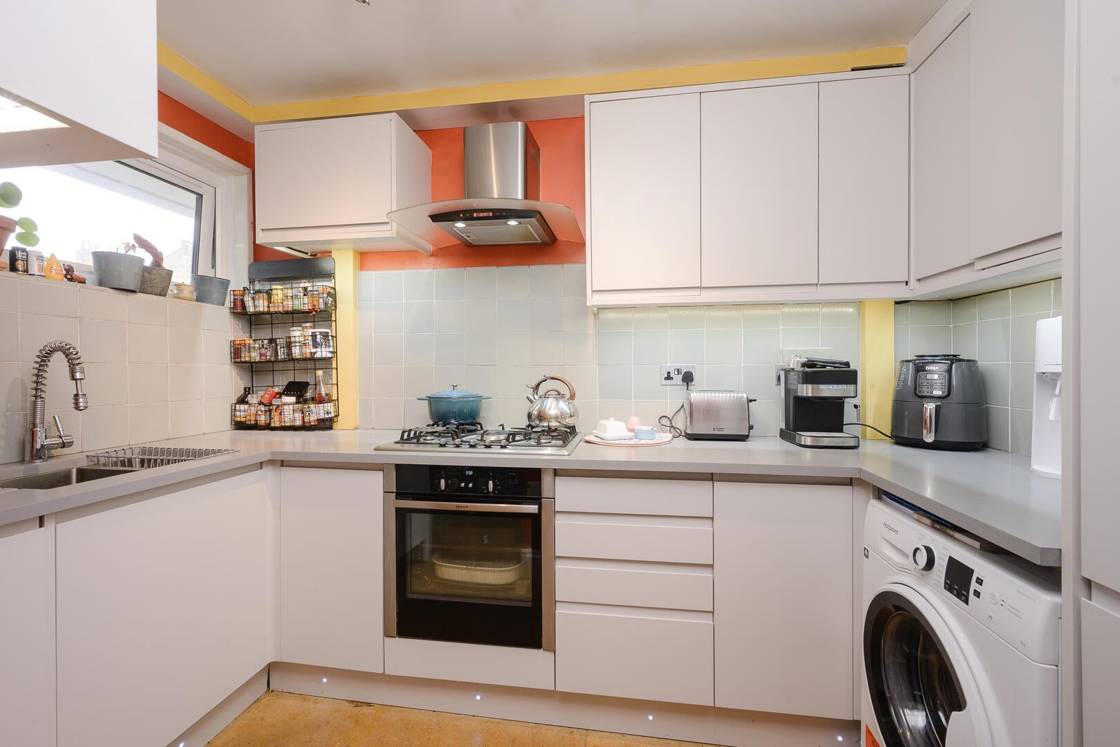 Flat Mortlake High Street in Greater London