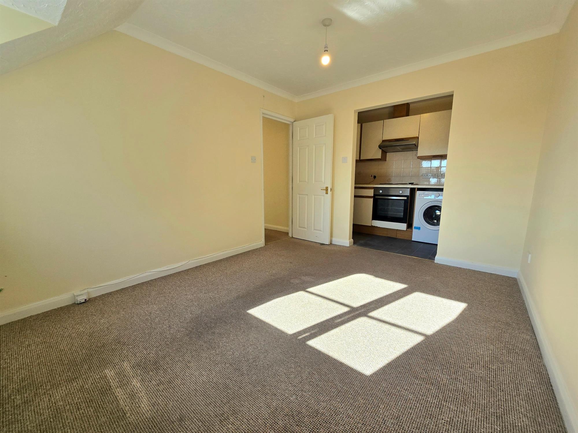 Flat Millbrook Road East in Southampton