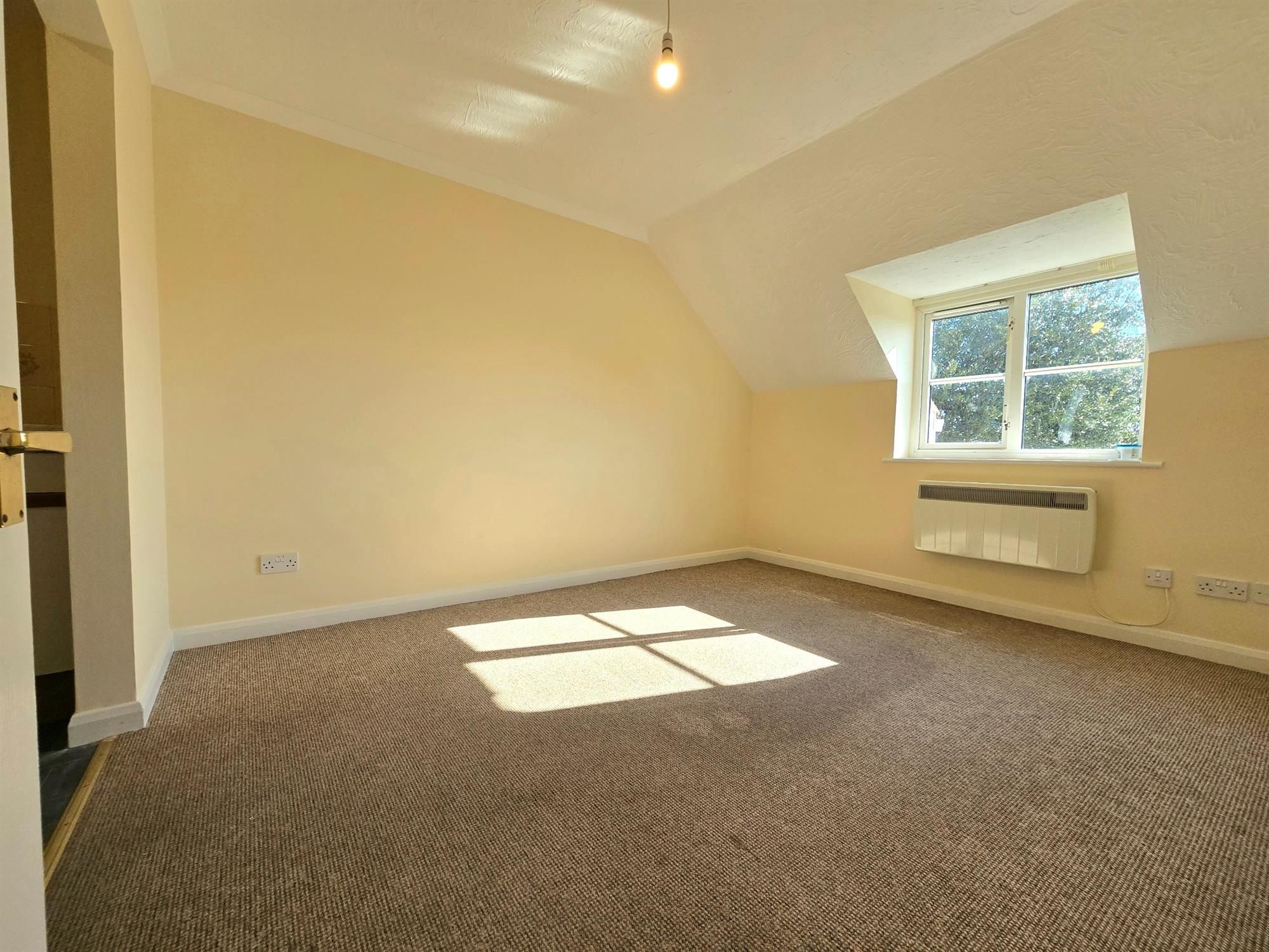 Flat Millbrook Road East in Southampton