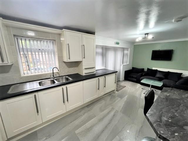Room Quinton Road in Birmingham