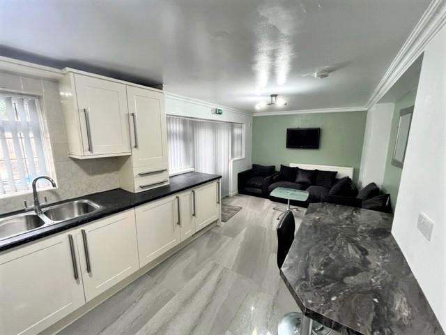 Room Quinton Road in Birmingham