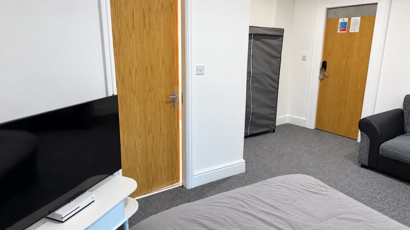 Room Shaw Road in Blackpool
