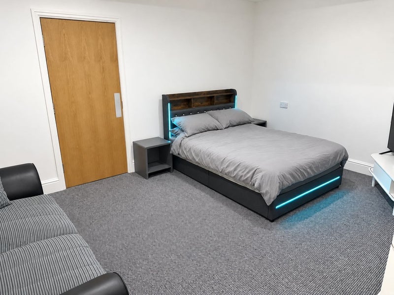 Room Shaw Road in Blackpool