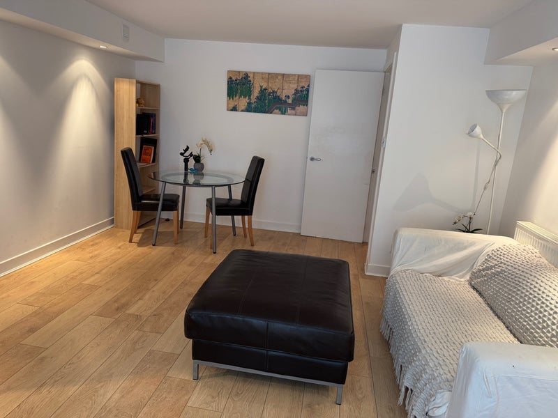 Flat Blenheim Place in City of Edinburgh