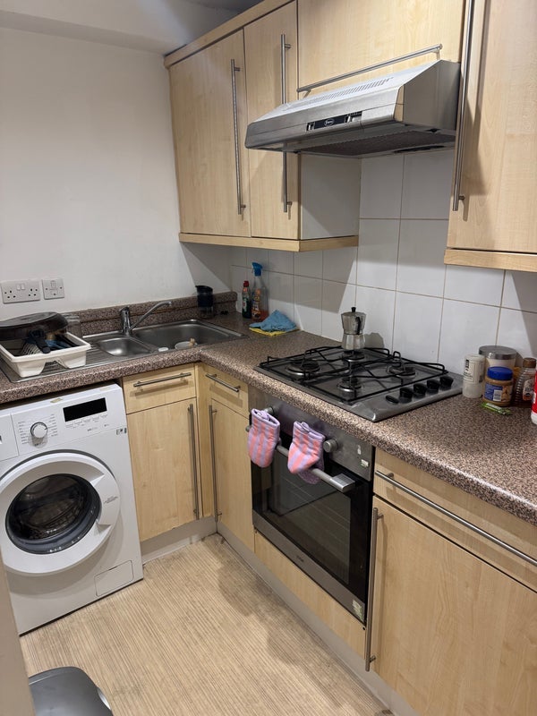 Flat Blenheim Place in City of Edinburgh