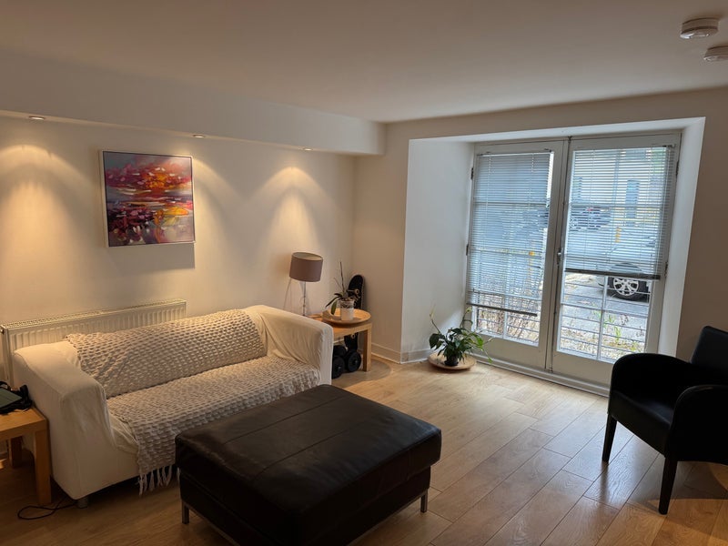 Flat Blenheim Place in City of Edinburgh