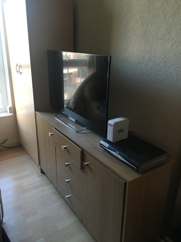 Room Salmon Lane in Greater London