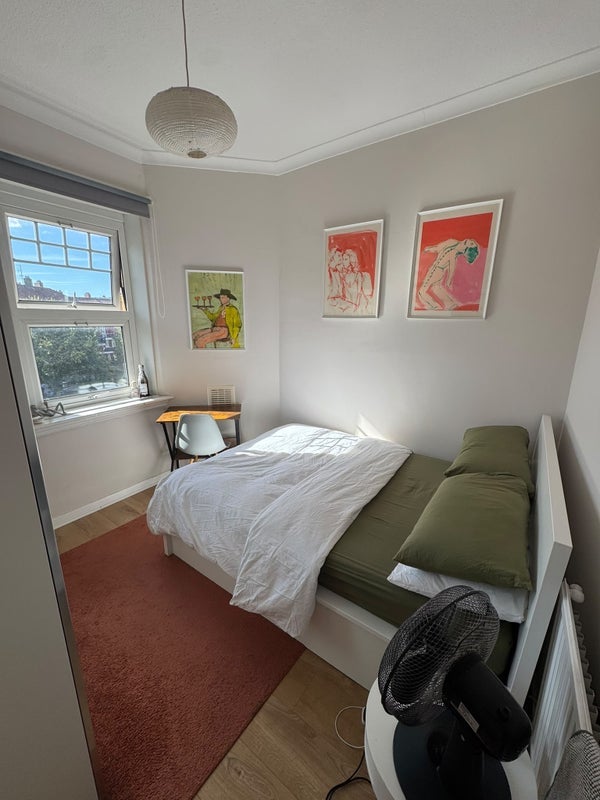 Flat Tooley Street in Greater London