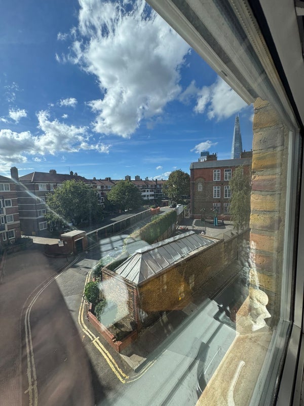 Flat Tooley Street in Greater London