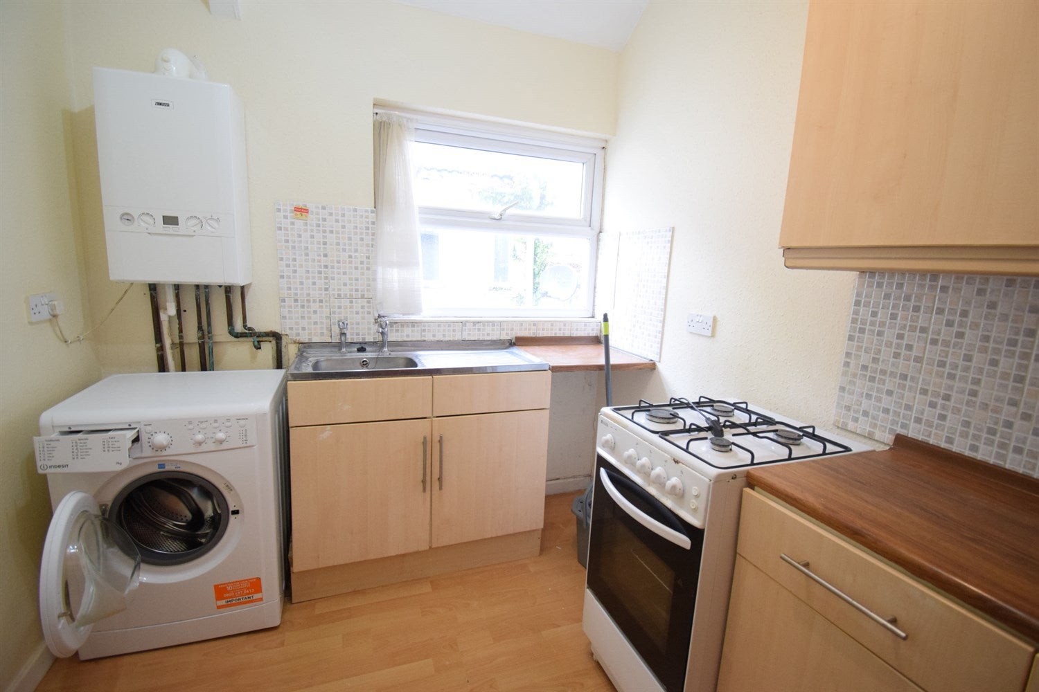 Flat Cowbridge Road East in Cardiff