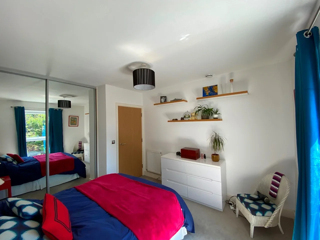 Flat Coombe Lane in Greater London