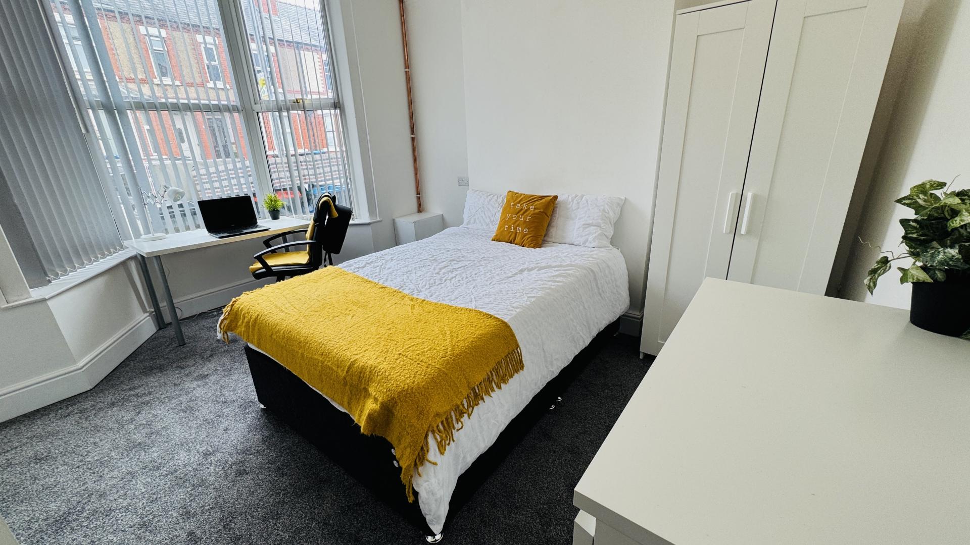 Room Bouverie Street in Chester