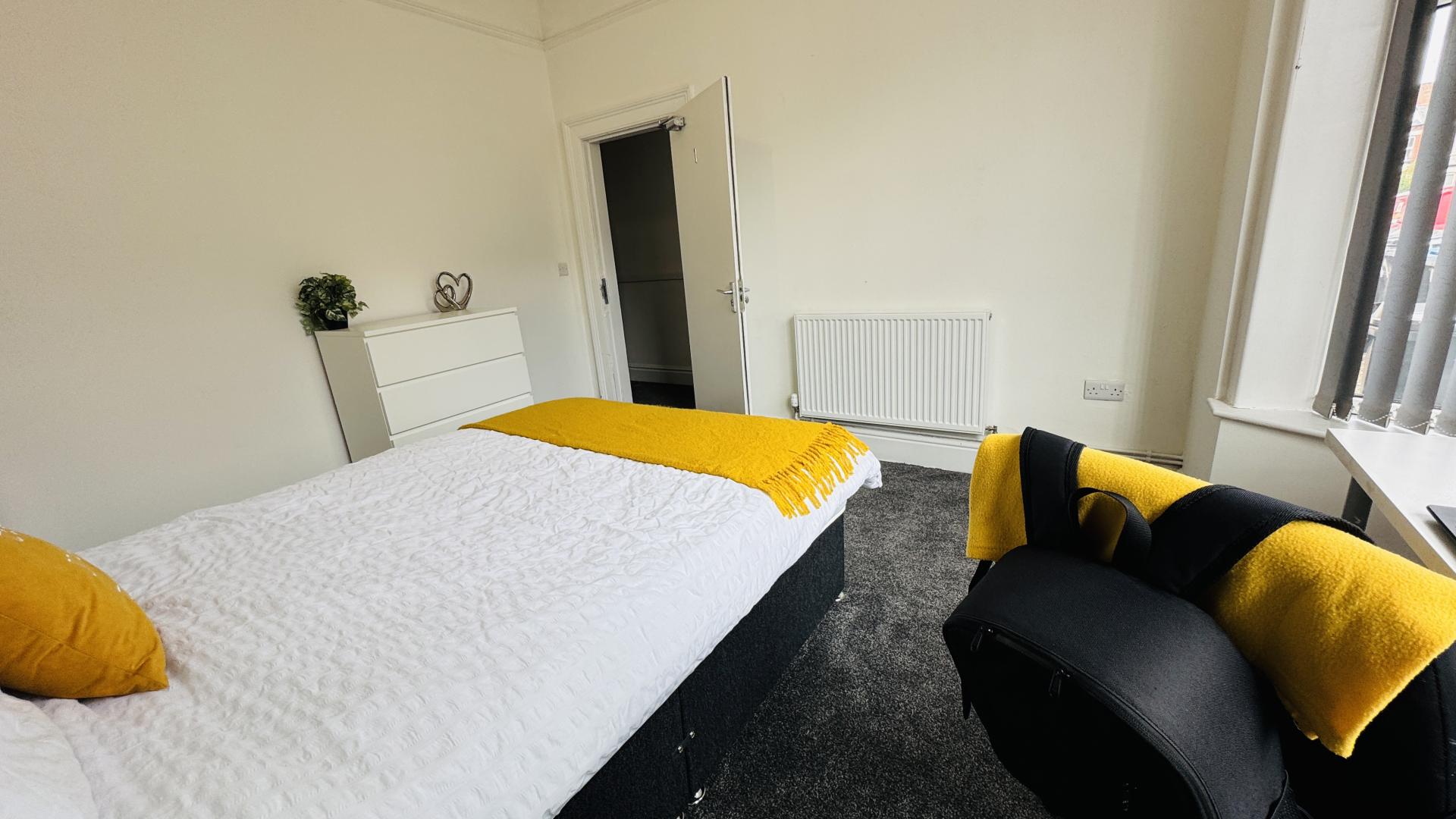 Room Bouverie Street in Chester