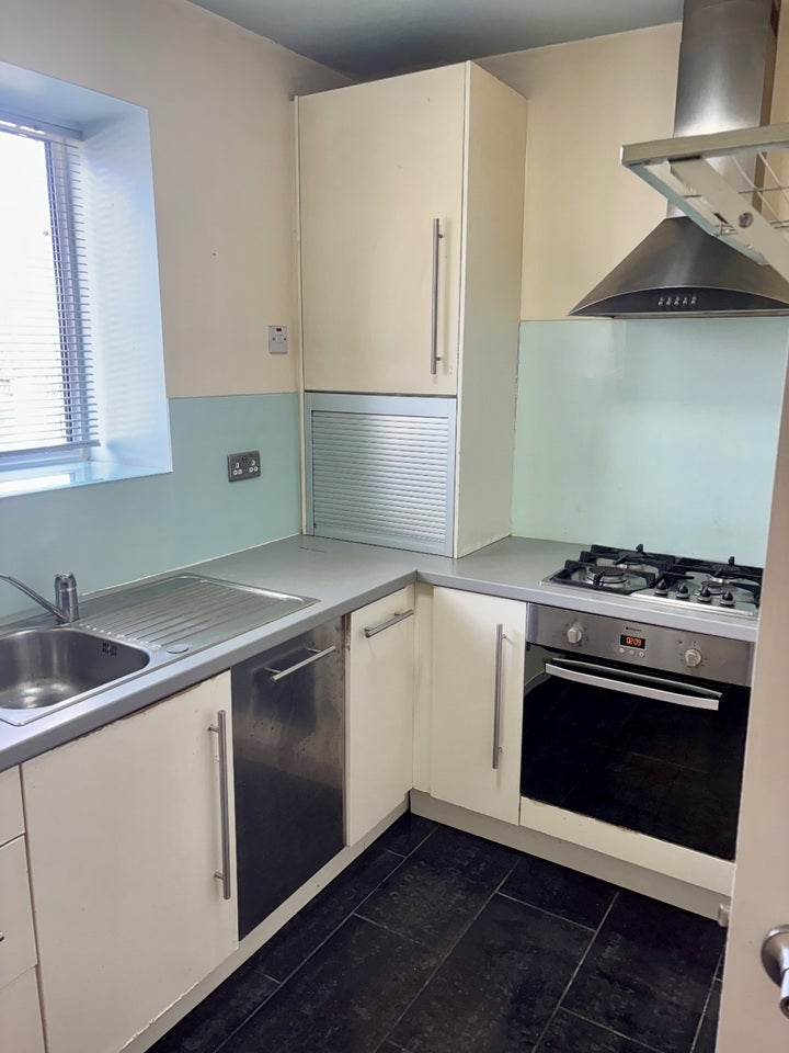 Flat Hampden Road in Greater London