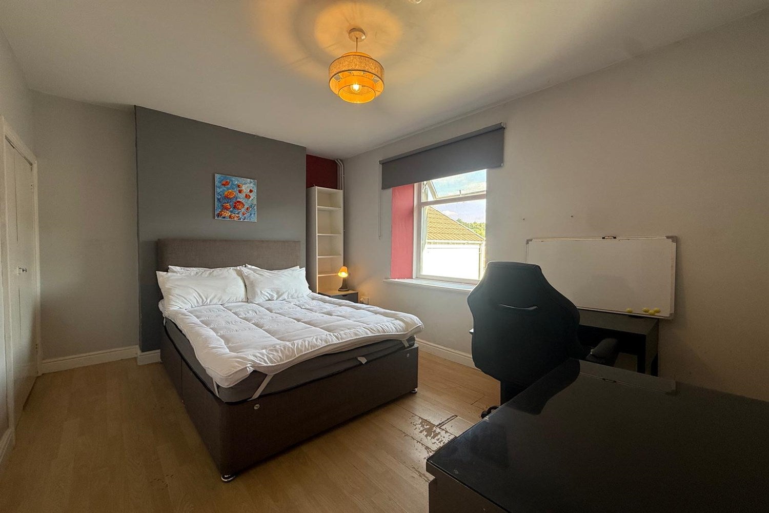 Room Broadway in Pontypridd
