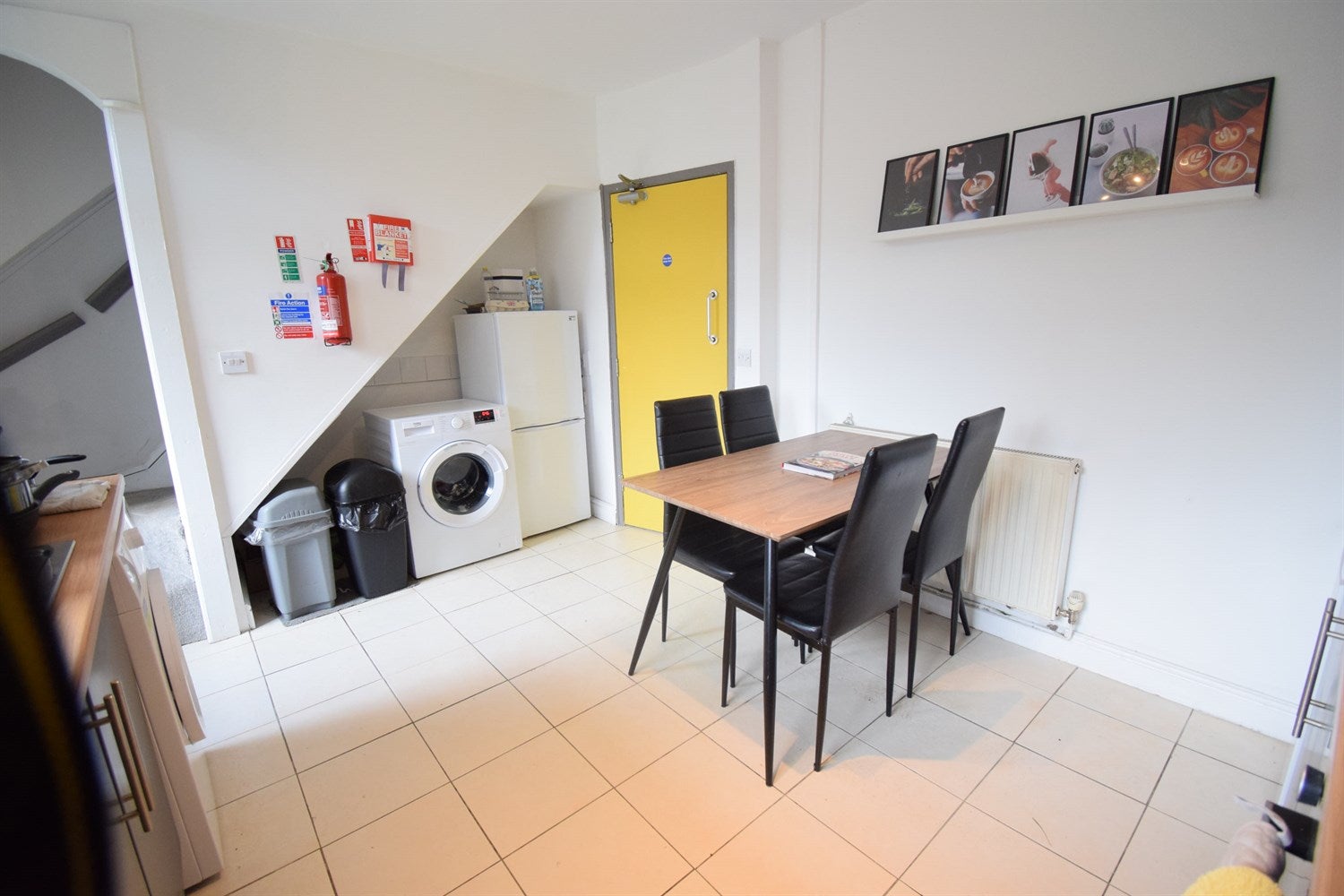 Room Broadway in Pontypridd