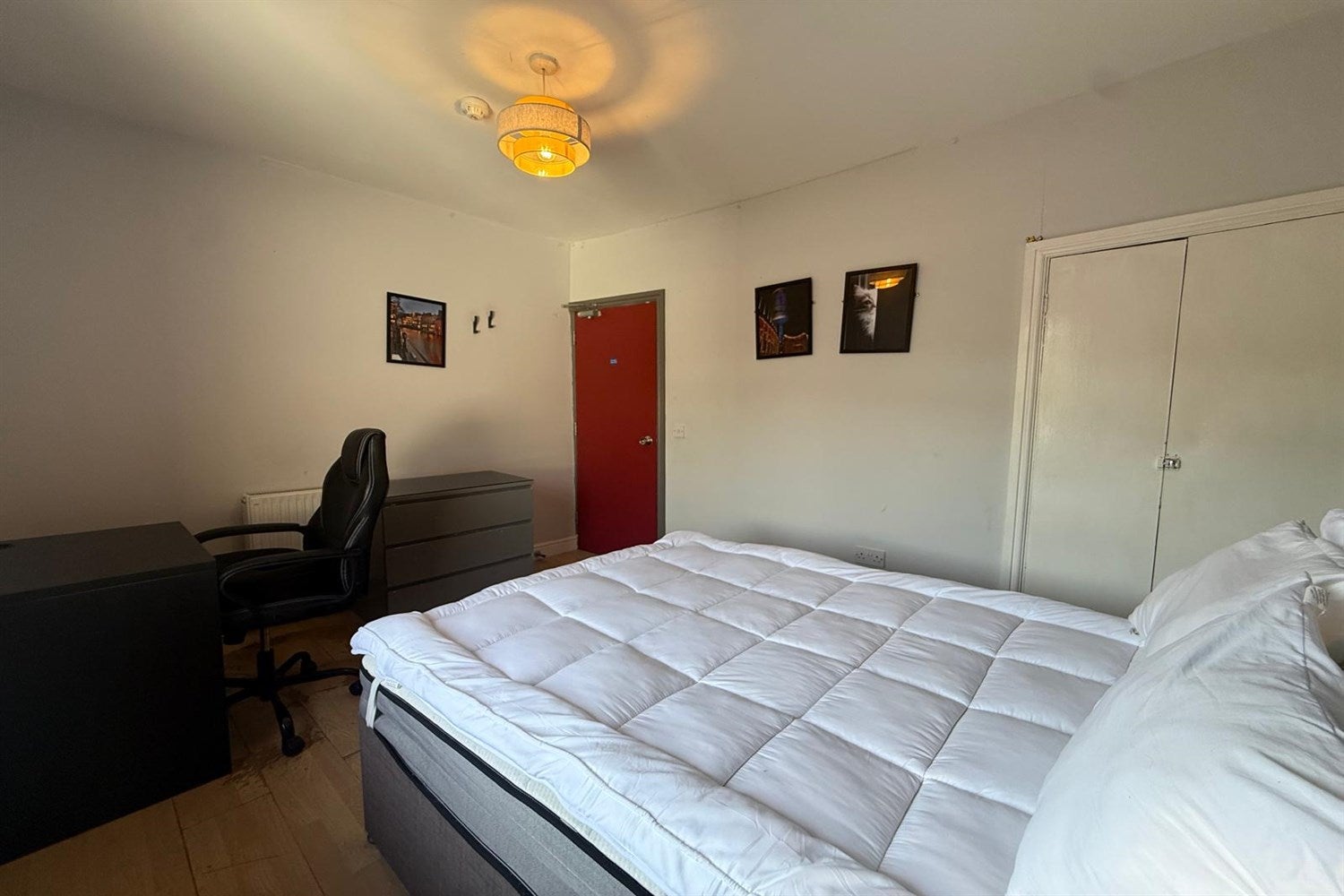 Room Broadway in Pontypridd