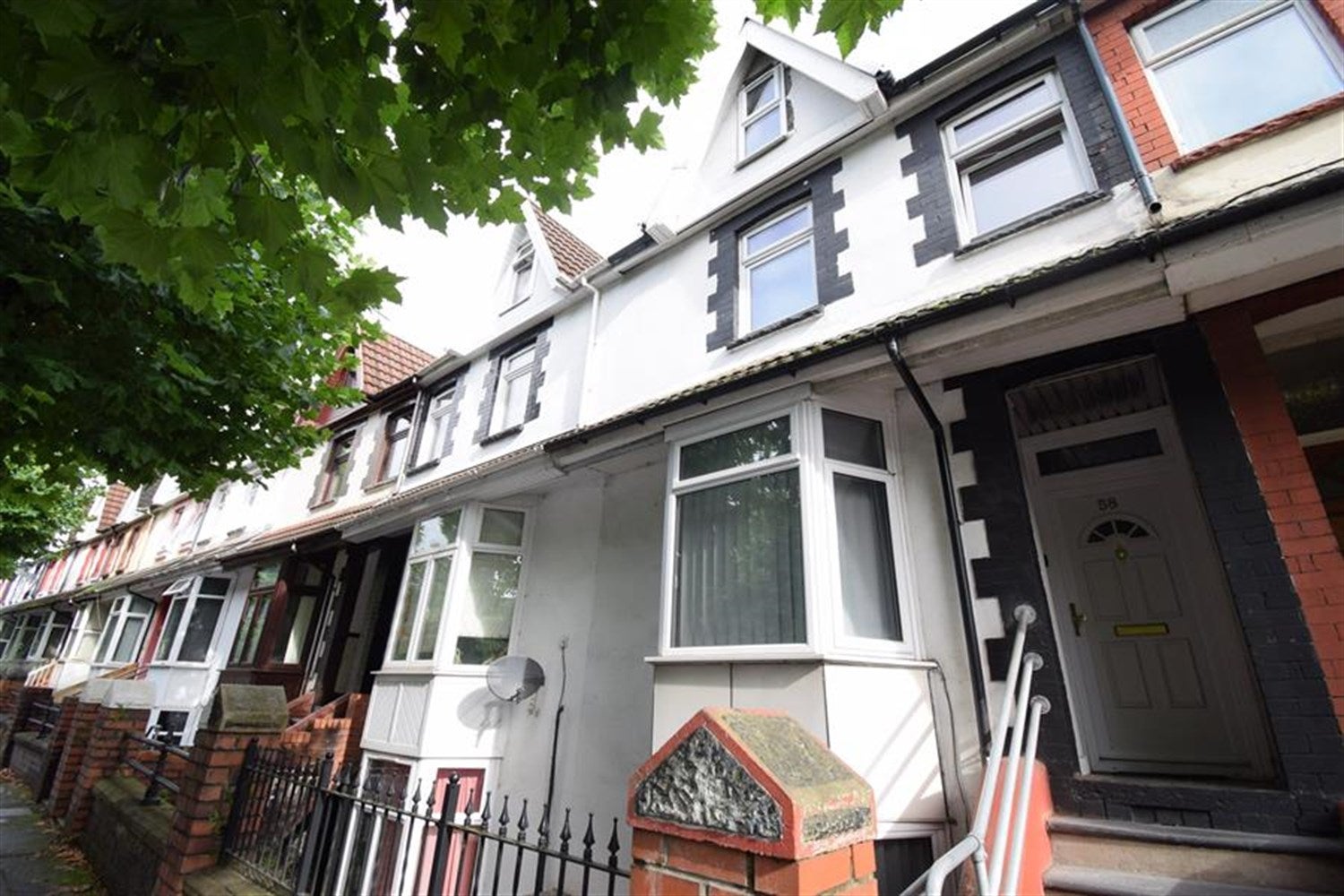 Room Broadway in Pontypridd