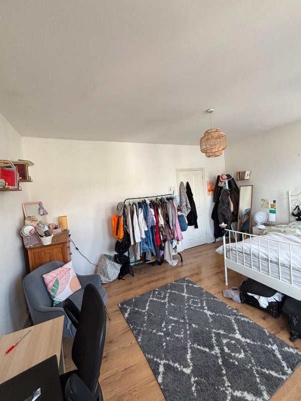 Room Roseberry Gardens in Greater London