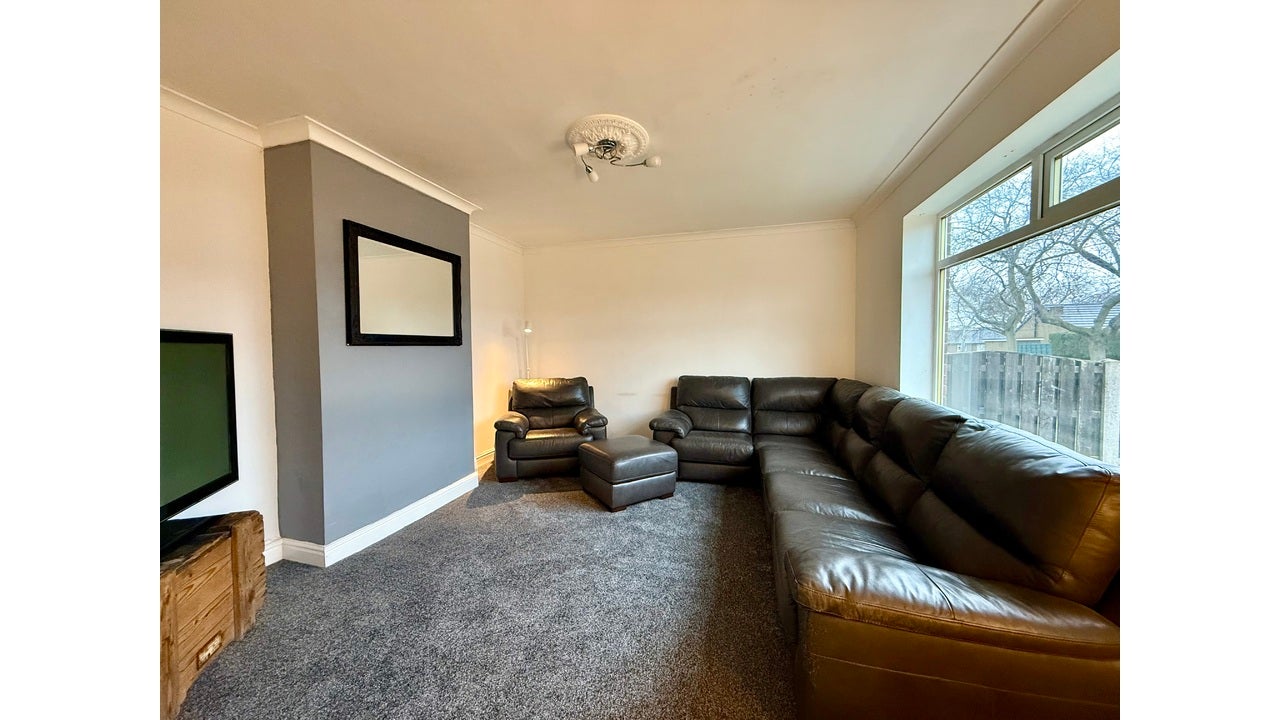 House Garforth Drive in Wakefield