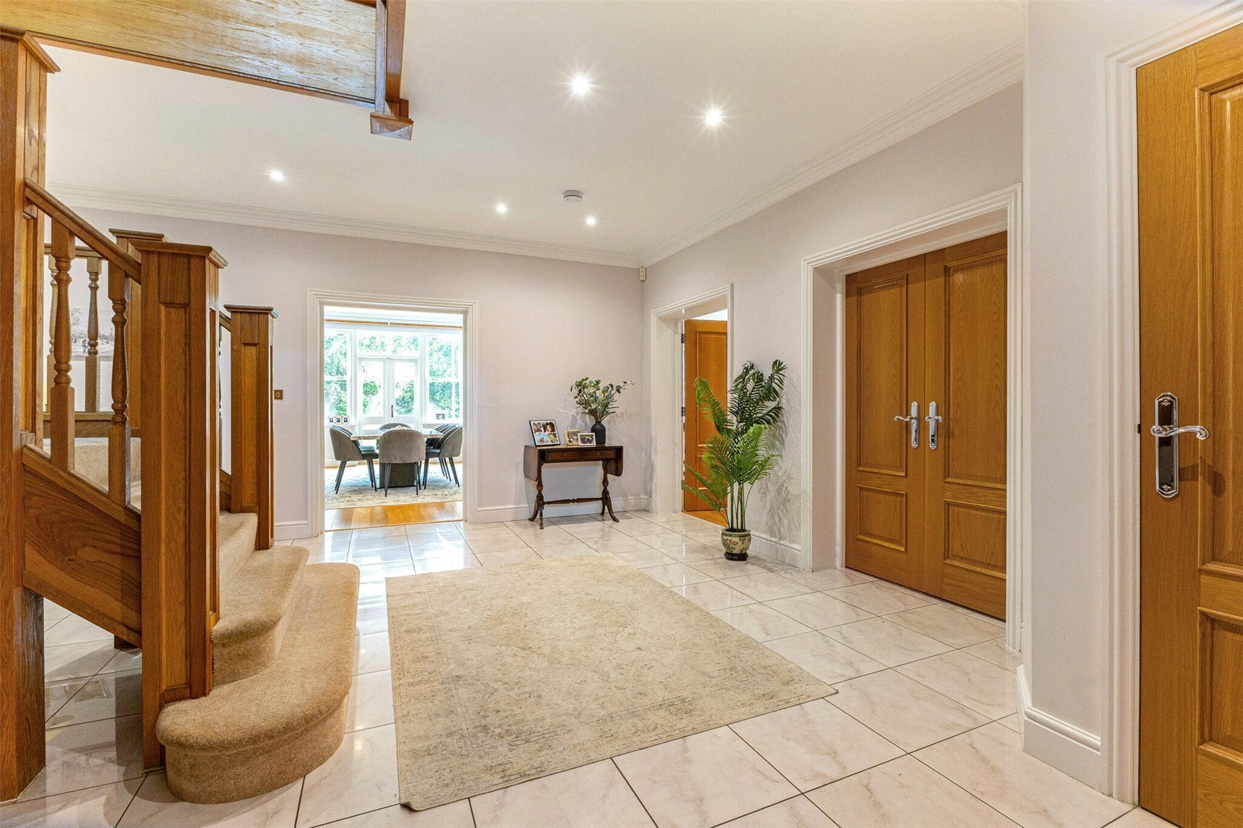 House Fairmile Avenue in Elmbridge