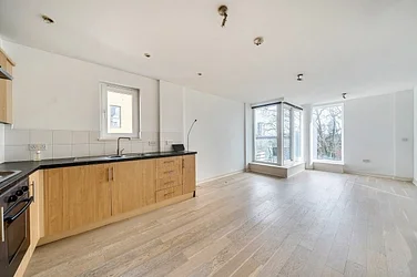 Flat Osiers Road in Greater London