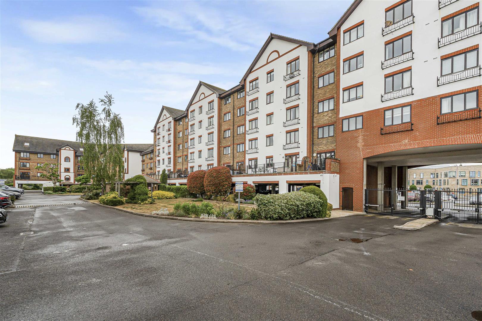 Flat Sopwith Way in Greater London
