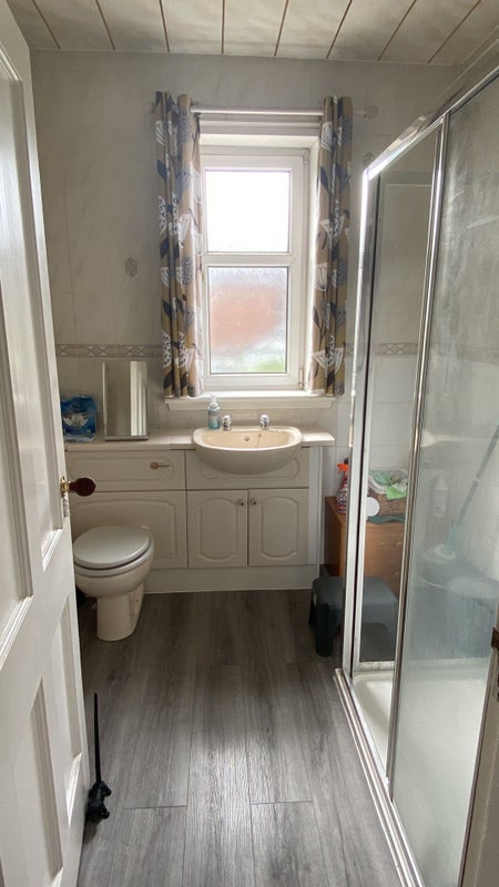 Room Balgreen Road in City of Edinburgh