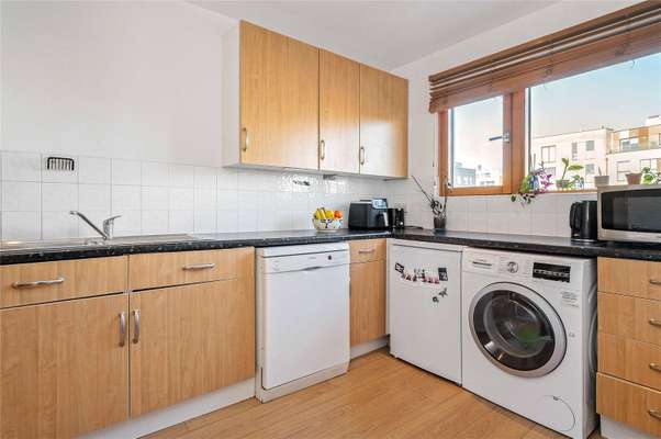 Flat Kingsland Road in Greater London