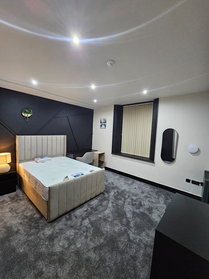 Room Upper George Street in Kirklees