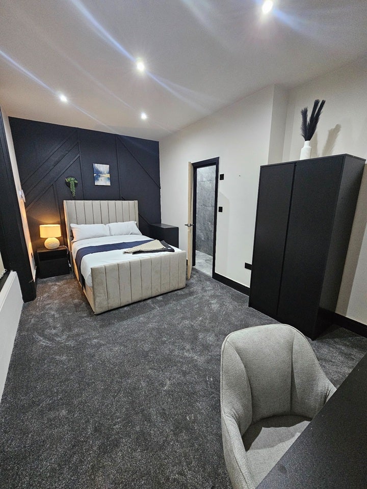 Room Upper George Street in Kirklees