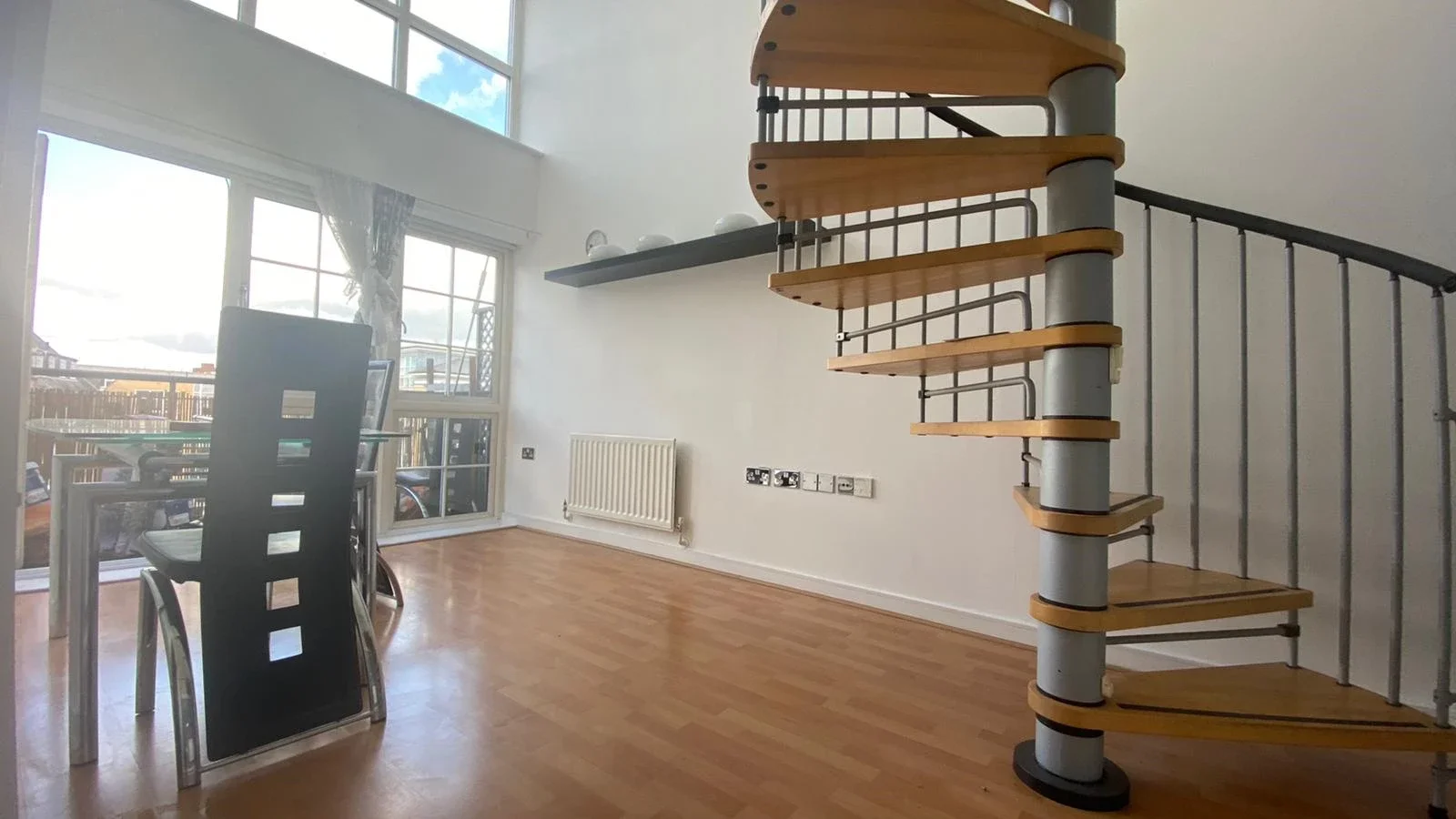 Flat South Street in Greater London