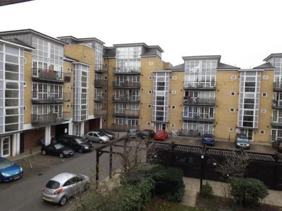 Flat South Street in Greater London