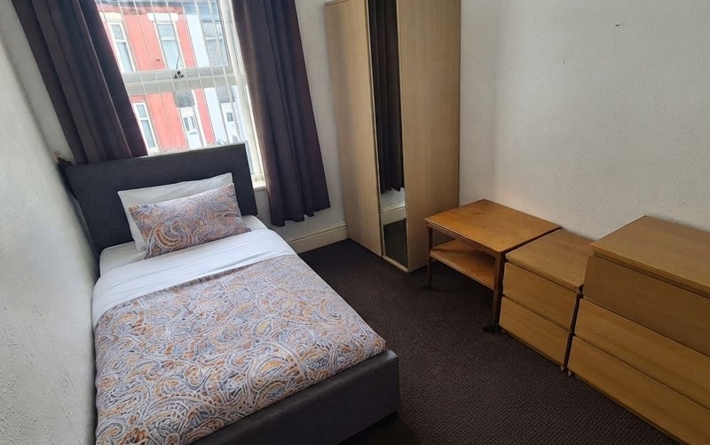 Room Beaconsfield Road in Litherland
