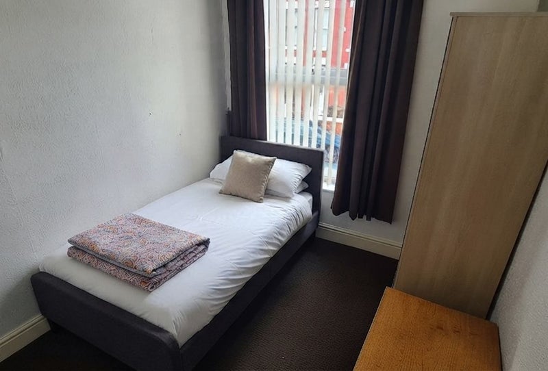 Room Beaconsfield Road in Litherland