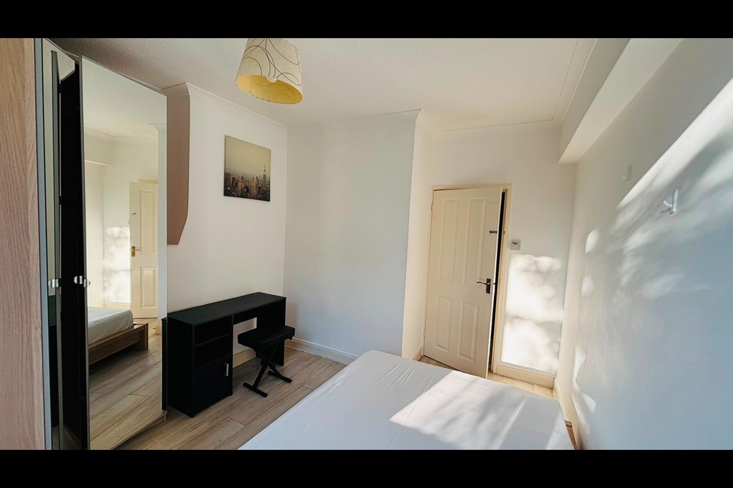 Flat Harrington Street in Greater London