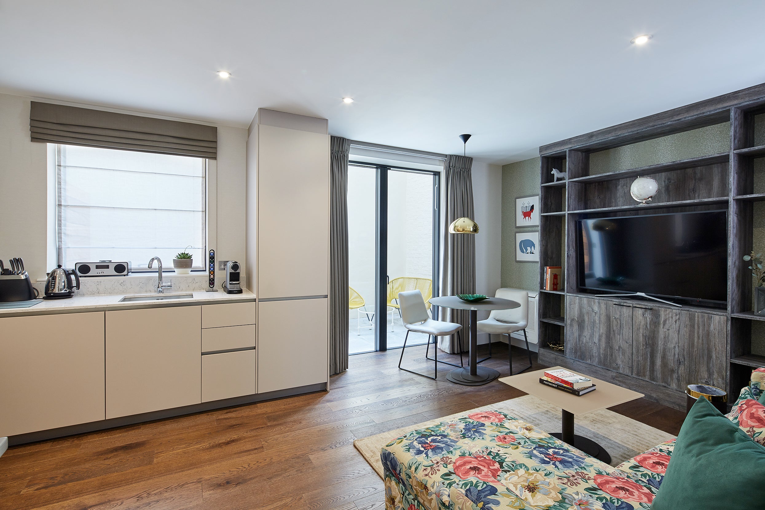 Flat Cheval Place in City of Westminster