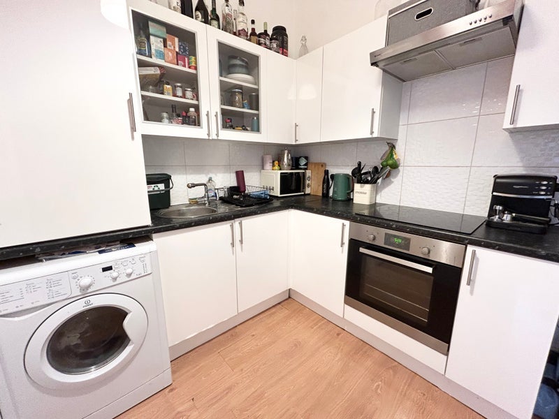 Flat Lymington Road in Greater London