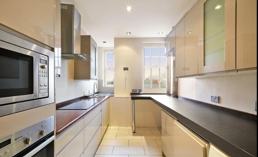 Flat Barbara Brosnan Court in City of Westminster