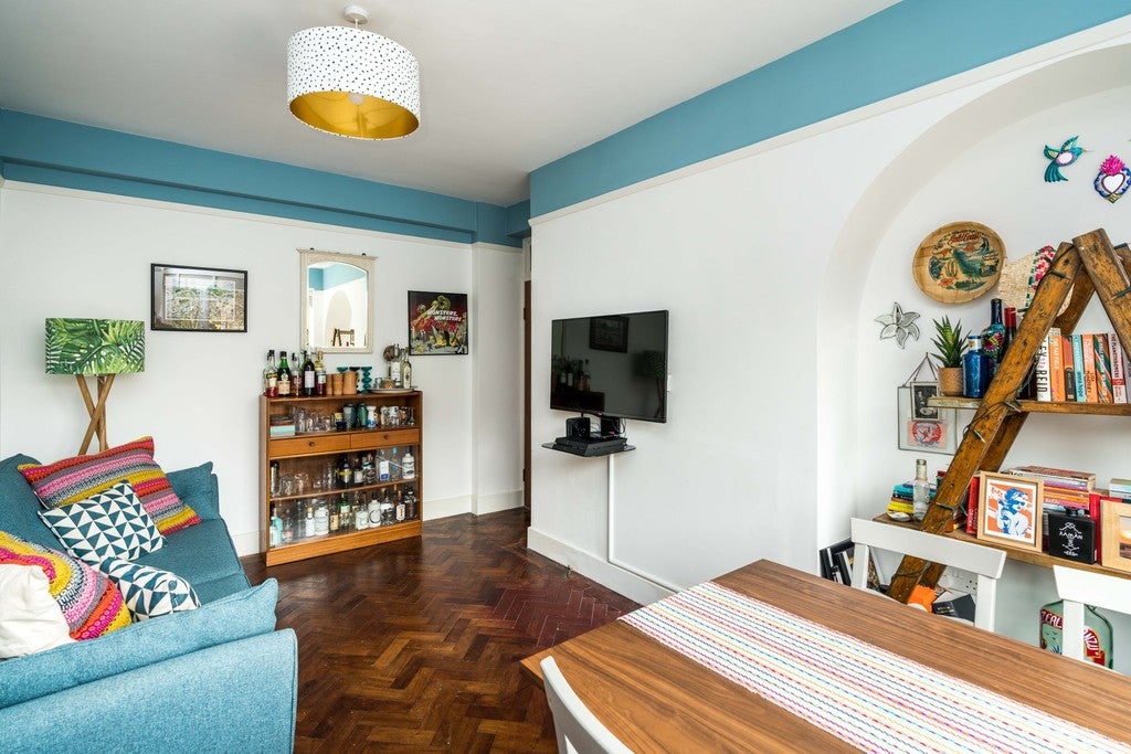 Flat Denmark Hill in Greater London