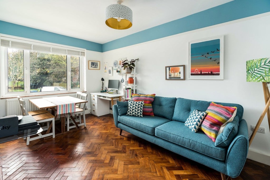 Flat Denmark Hill in Greater London