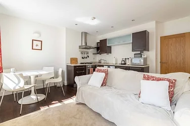 Flat Norfolk Place in City of Westminster
