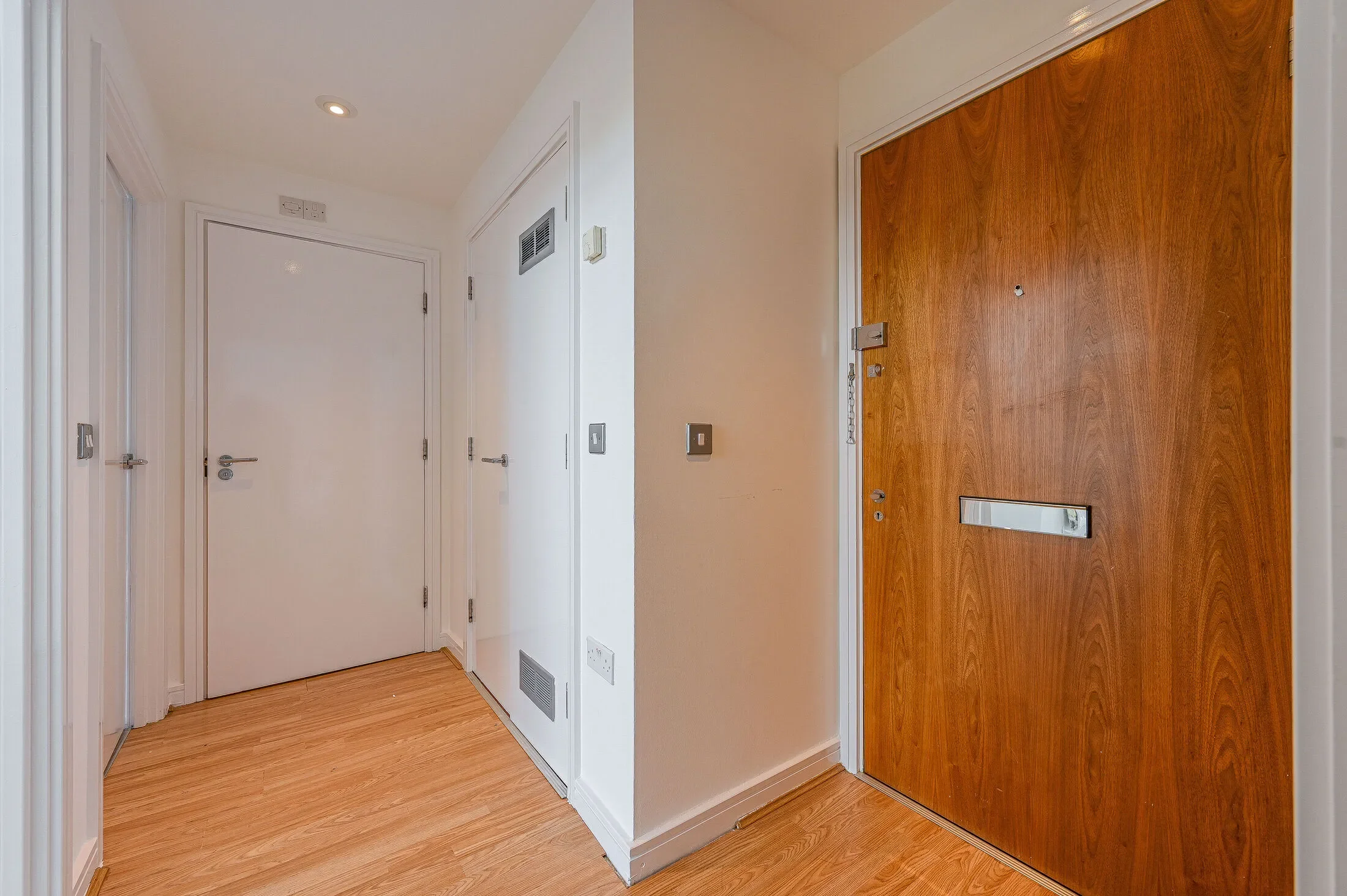 Flat Cadogan Road in Greater London