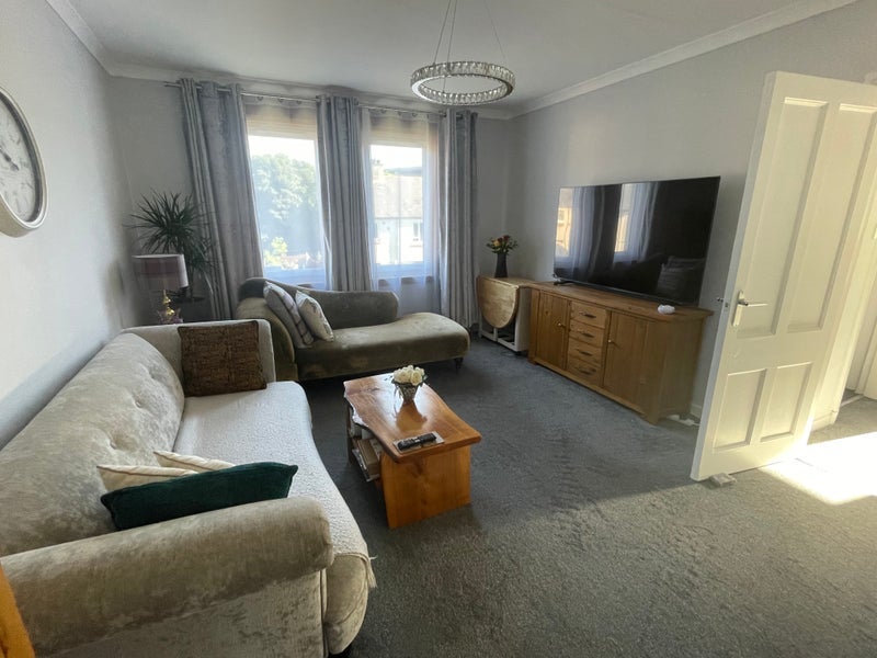 Flat Hopetoun Road in South Queensferry