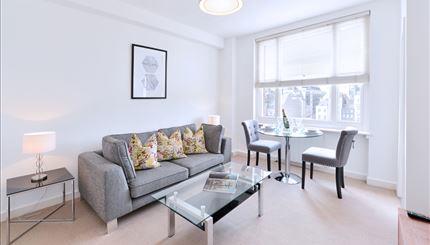 Flat Hill Street in City of Westminster